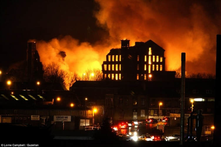 Fire at Grade II listed four-storey Drummond Mill in Manningham, Bradford - 28 January 2016