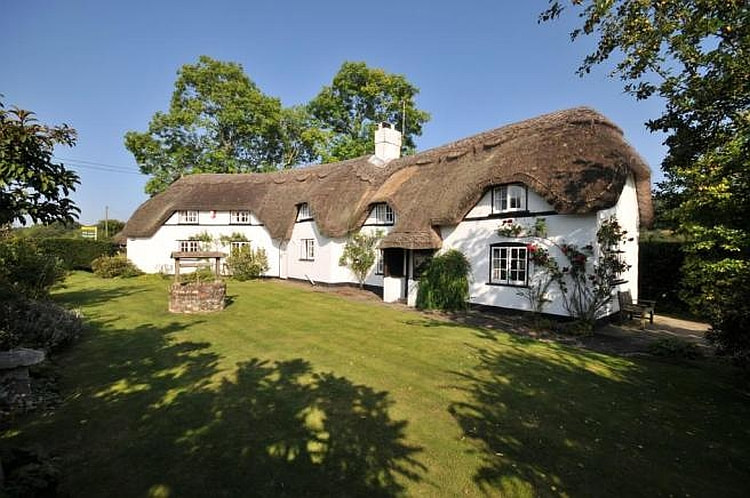 Little Thatch Cottage before the fire.