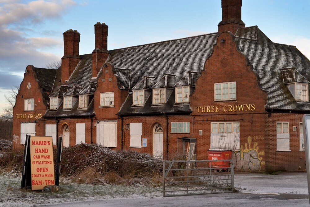 Conservation officers said the Three Crowns Inn was worthy of listed status. 