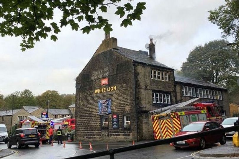 Fire crews at The White Lion in Delph (Image: Kaitlin Wheeler)
